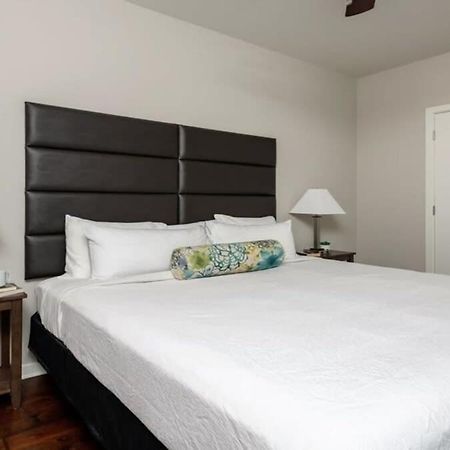 Downtown Dallas Cozysuites With Gym #6 Экстерьер фото